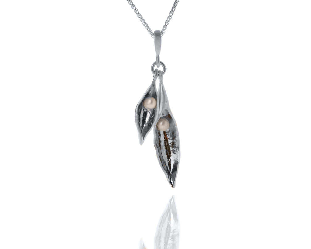 silver and white pearl peas in a pod double necklace