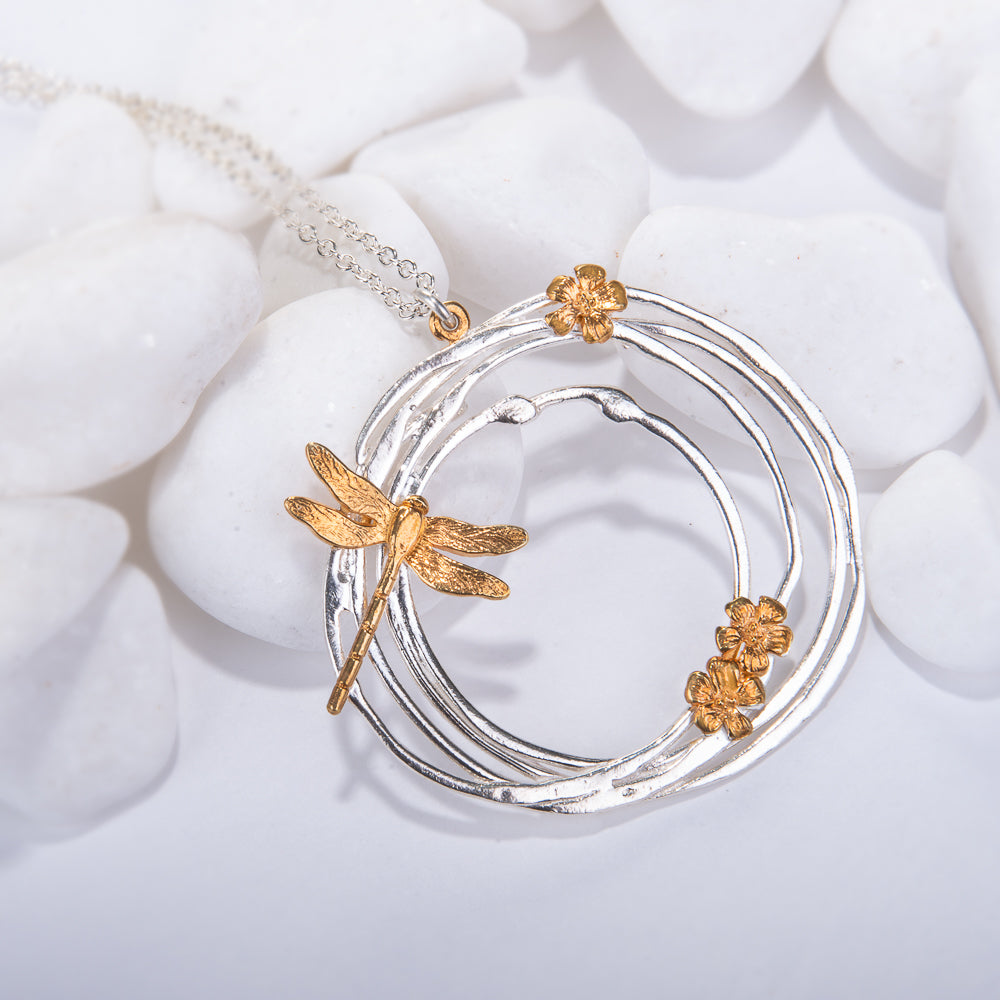 dragonfly and flowers ripple necklace