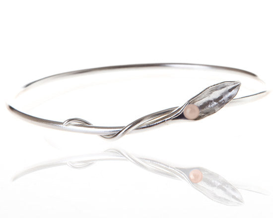 solid silver bracelet with pink pearl